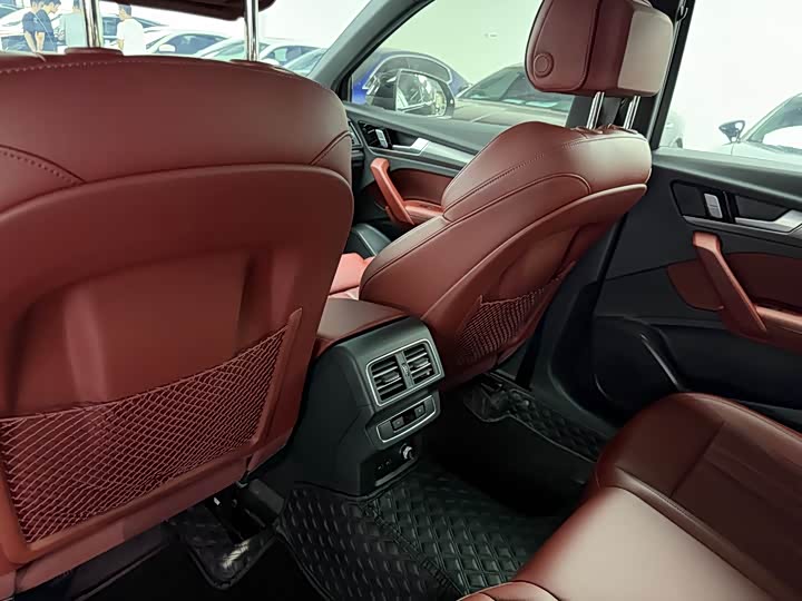 Audi Q5L 40 TFSI люкс-динамик — фото 9