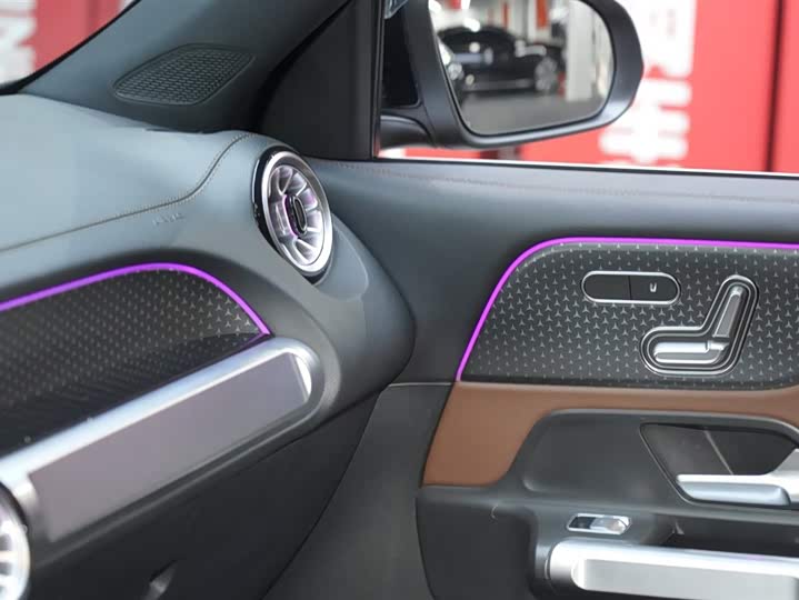 Mercedes-Benz GLB 2024 GLB 220 — фото 15