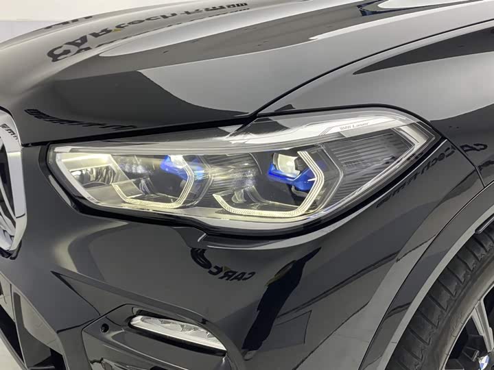 BMW X5 2019 x Drive 40i M — фото 9