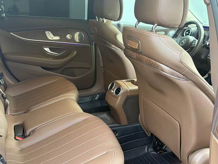 Mercedes-Benz E-Class 2017 E 300 L Luxury — фото 11