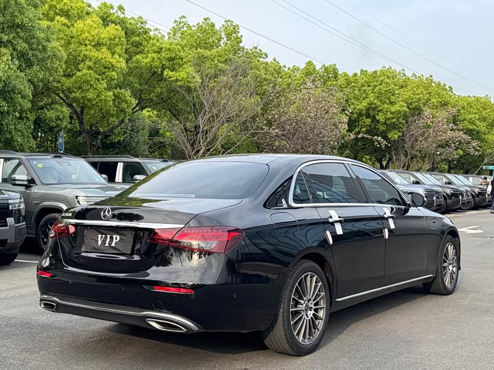 Mercedes-Benz E-Class E 260 L — фото 18