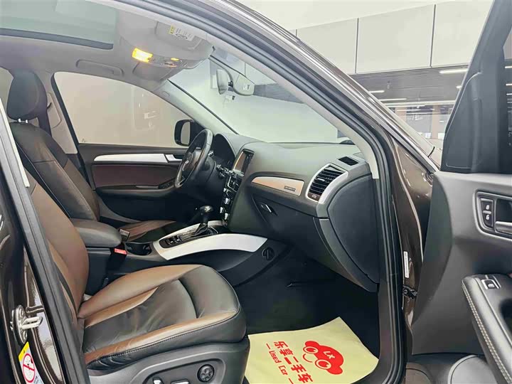 Audi Q5 2017 Plus 40 TFSI — фото 25