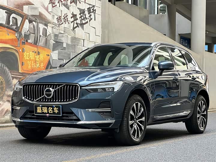 Volvo XC60 2025 B 5 4 WD — фото 1