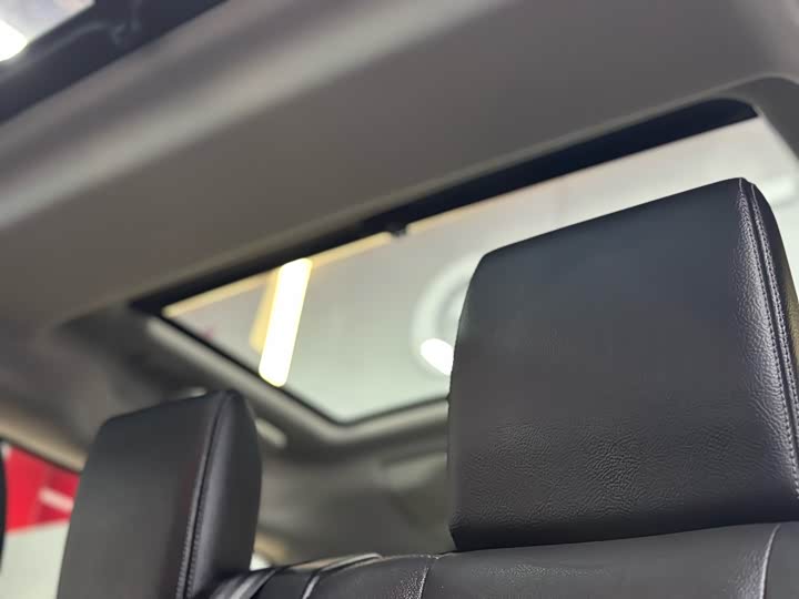 Land Rover Discovery — фото 20
