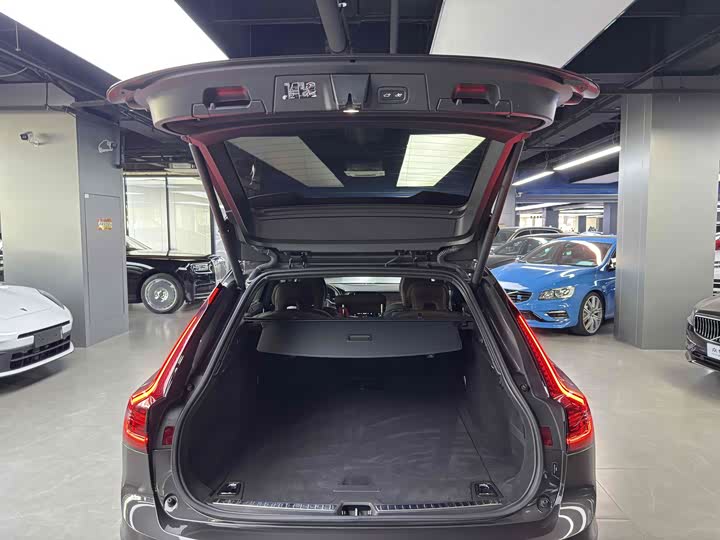 Volvo V90 2024 Cross Country B 5 AWD — фото 14