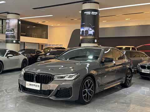 BMW 5 Series — фото 15