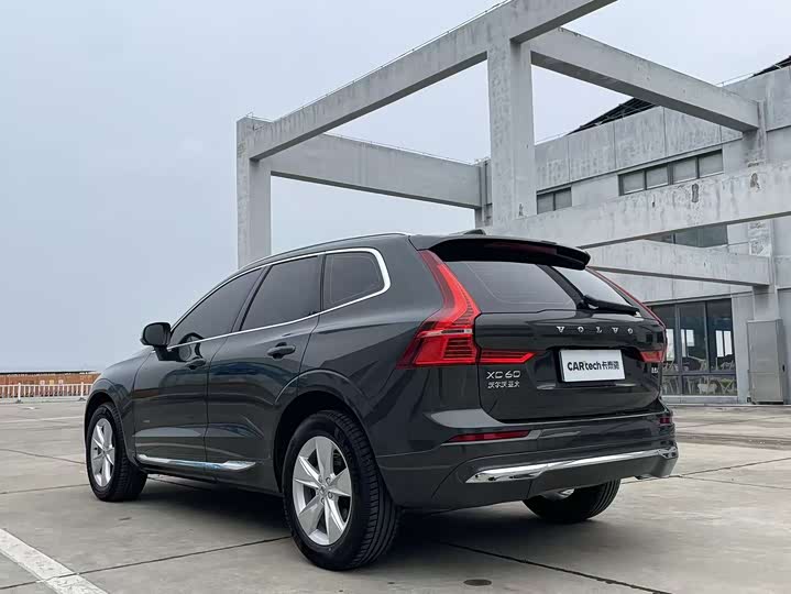 Volvo XC60 2022 B 5 4 WD — фото 7