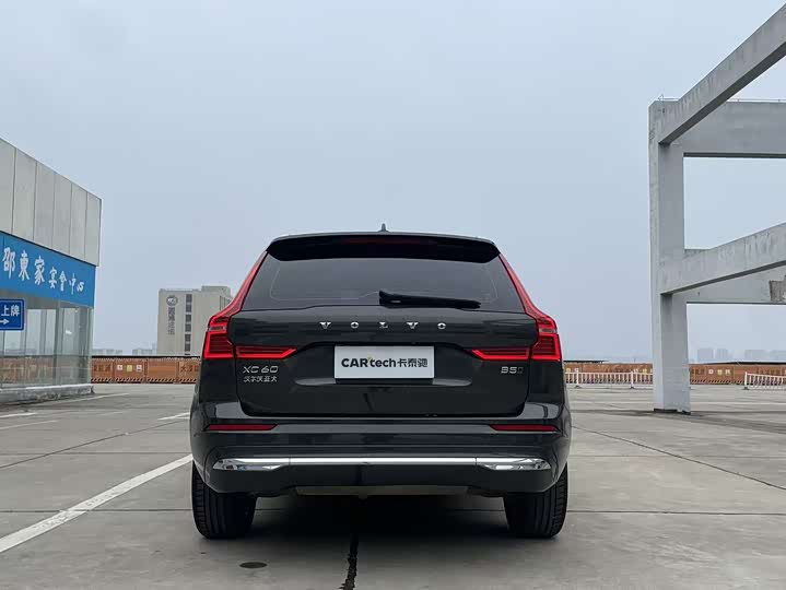 Volvo XC60 2022 B 5 4 WD — фото 8