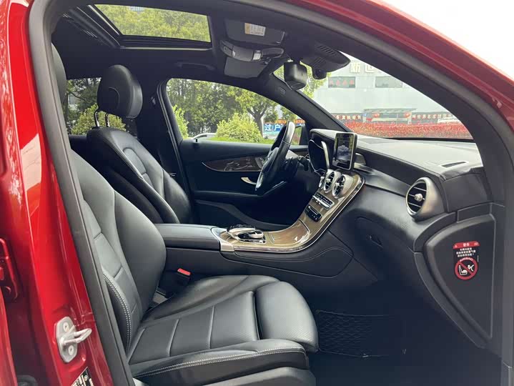 Mercedes-Benz GLC 2019 GLC 260 4 MATIC SUV — фото 13