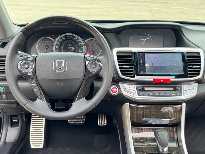 Honda Accord — фото 15