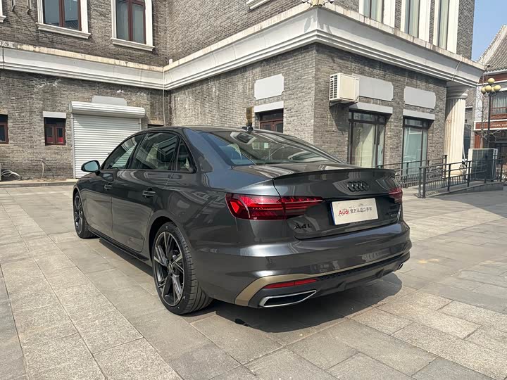 Audi A4L 2024 40 TFSI quattro RS — фото 4