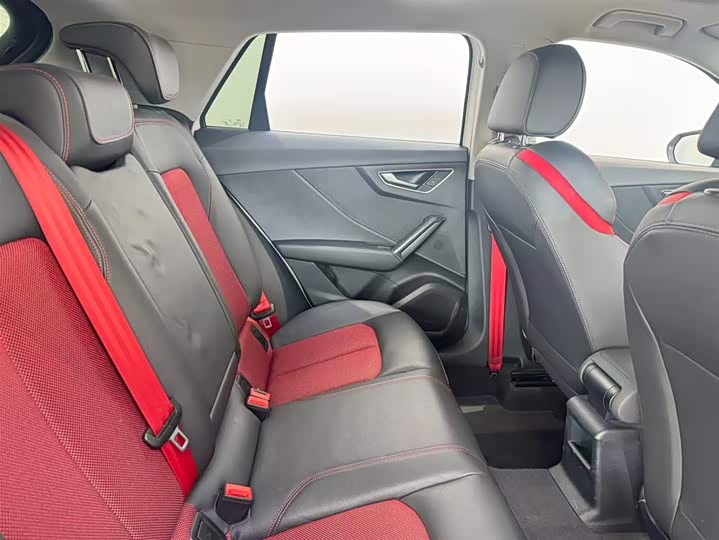 Audi Q2L 2021 35 TFSI — фото 8