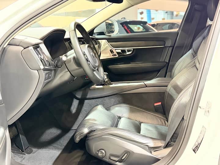 Volvo V90 2017 Cross Country T 5 AWD — фото 19