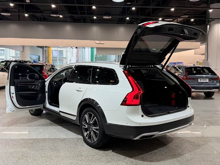 Volvo V90 2017 Cross Country T 5 AWD — фото 9