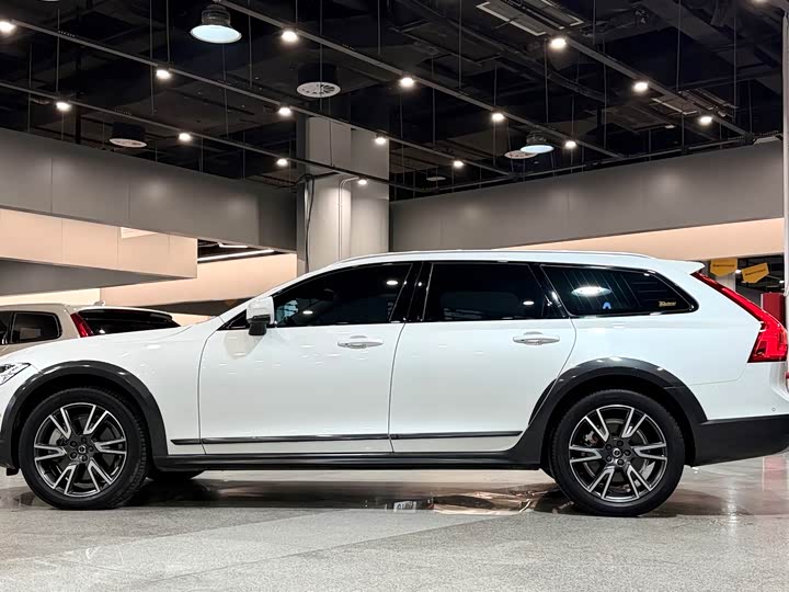 Volvo V90 2017 Cross Country T 5 AWD — фото 7