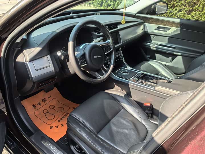 Jaguar XFL 2020 XFL 2.0 T P 250 2 WD — фото 6
