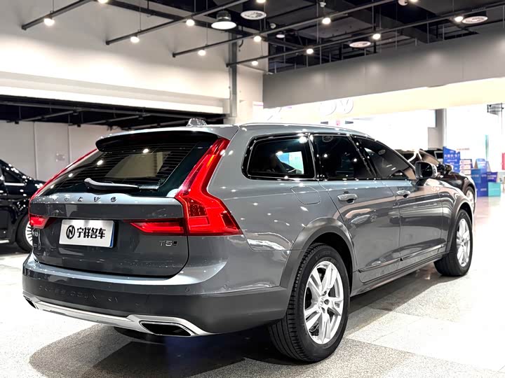 Volvo V90 2017 Cross Country T 5 AWD — фото 4