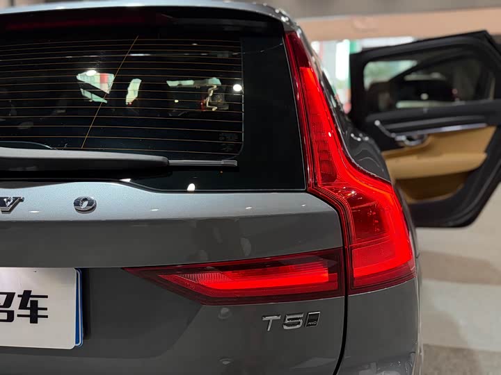 Volvo V90 2017 Cross Country T 5 AWD — фото 26