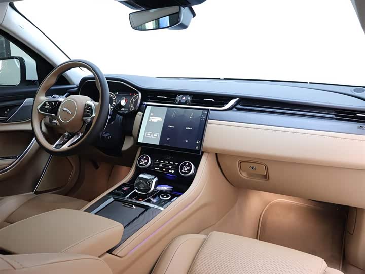 Jaguar XFL 2024 2.0 T P 250 2 WD — фото 19