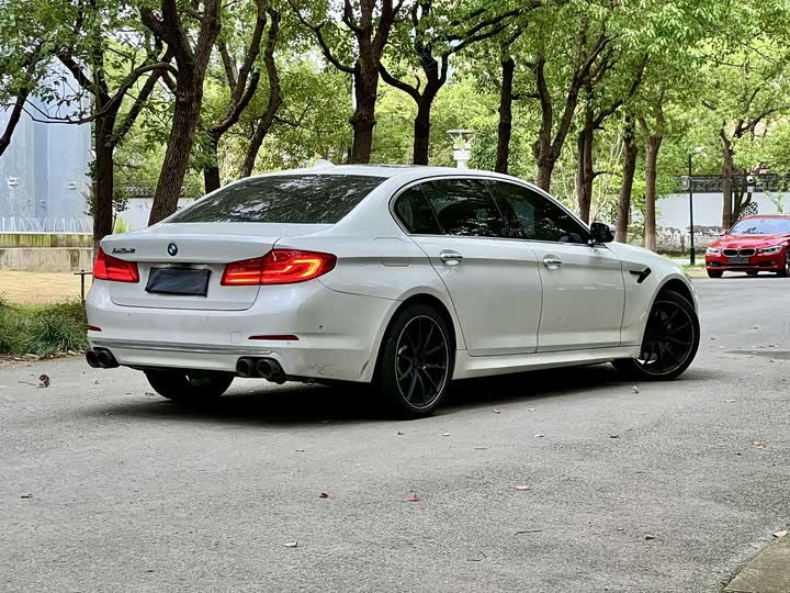 BMW 5 Series рестайлинг 540Li — фото 5