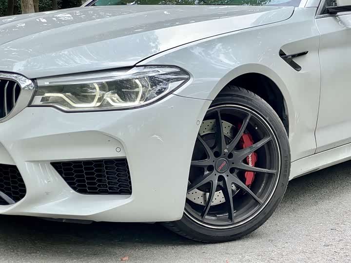 BMW 5 Series рестайлинг 540Li — фото 4