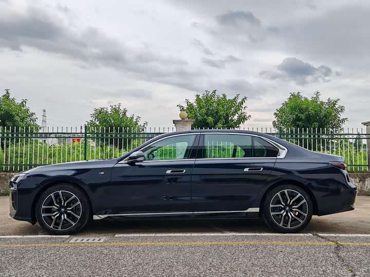 BMW 7 Series 735Li M спортпакет — фото 3
