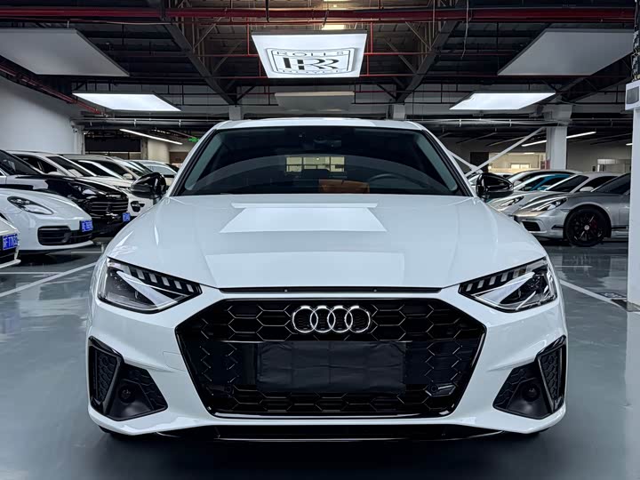 Audi A4L 40 TFSI люкс-динамик — фото 2