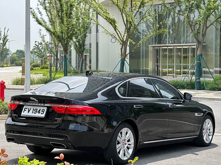 Jaguar XFL 2018 XFL 2.0 T 250 PS — фото 37