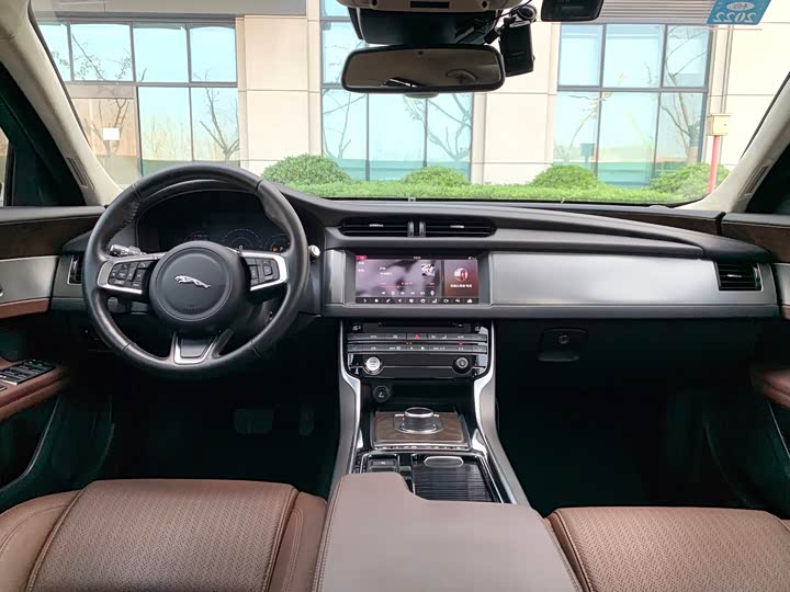 Jaguar XFL 2018 XFL 2.0 T 250 PS — фото 14