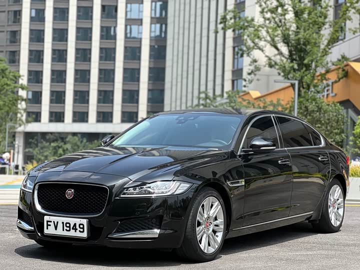 Jaguar XFL 2018 XFL 2.0 T 250 PS — фото 1