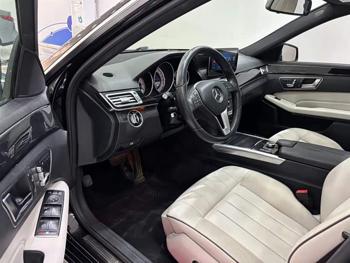 Mercedes-Benz E-Class 2015 E 200 L Sport — фото 13