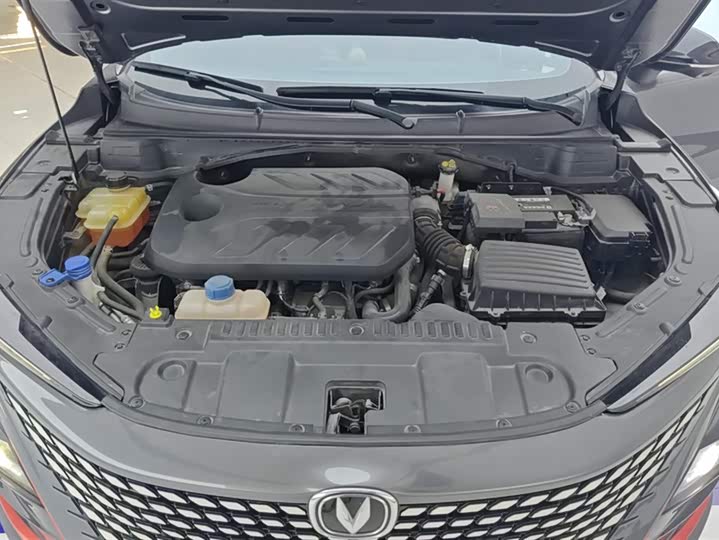 Changan UNI-T 2020 1.5 T Premium — фото 10