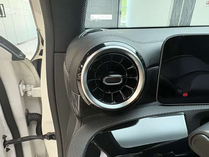 Mercedes-Benz A-Class 2019 A 200 L — фото 12
