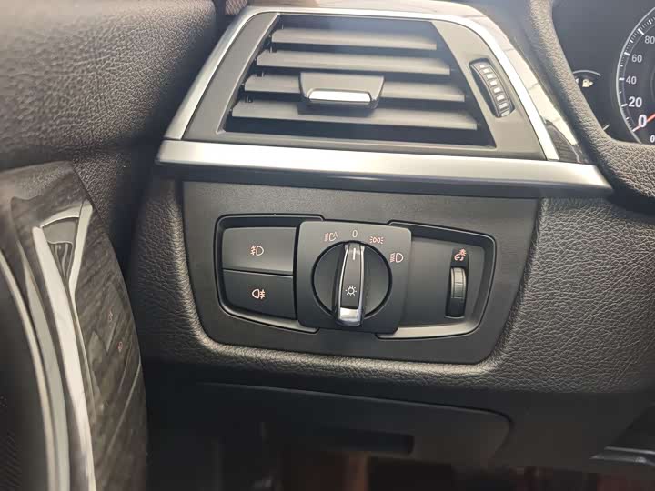 BMW 3-Series 2018 320 Li Leading — фото 20