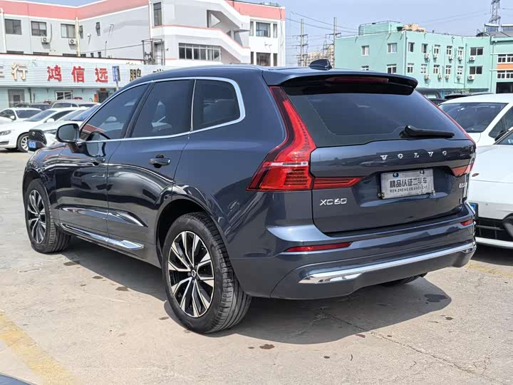 Volvo XC60 2023 B 5 4 WD — фото 4