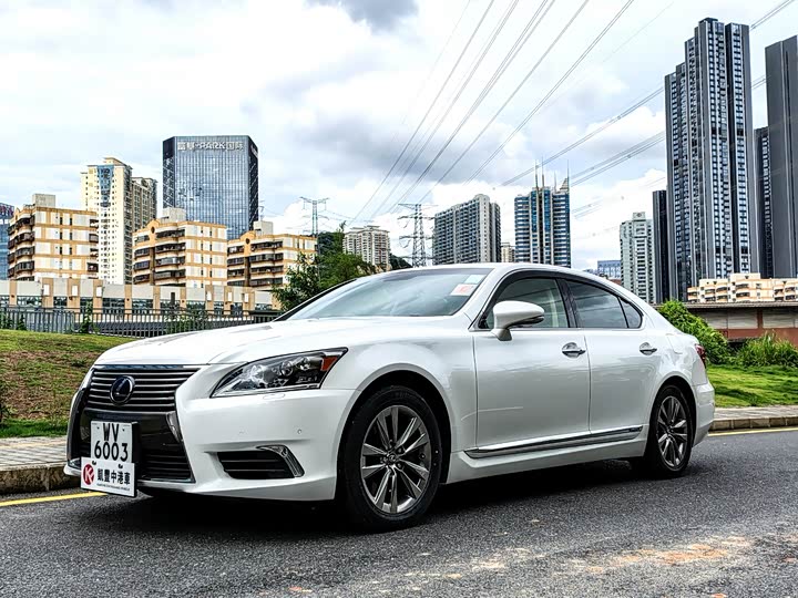 Lexus LS 2016 600h L