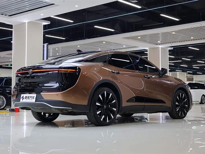 Toyota Sport 2023 2.4 T Sport Cross HEV 4 WD — фото 14