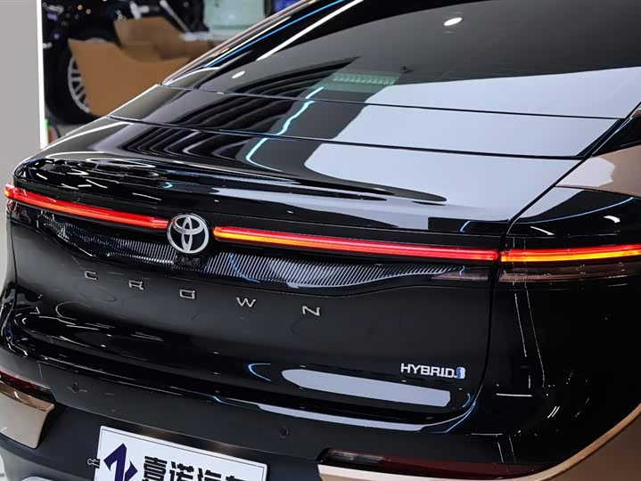Toyota Sport 2023 2.4 T Sport Cross HEV 4 WD — фото 15