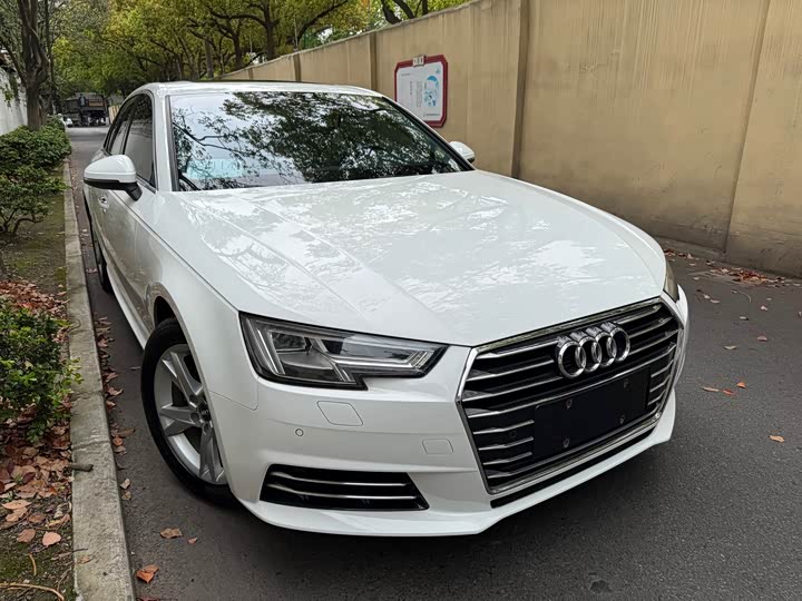 Audi A4L 2018 30 40 TFSI — фото 2