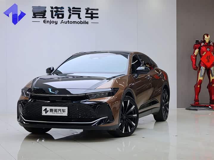 Toyota Sport 2023 2.4 T Sport Cross HEV 4 WD — фото 8