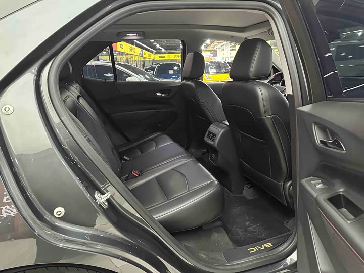 Chevrolet Equinox — фото 14