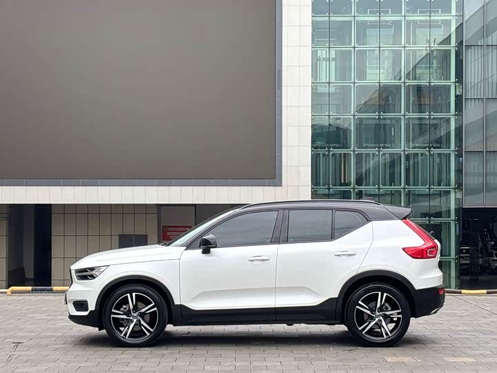 Volvo XC 40 2020 T 4 WD — фото 3