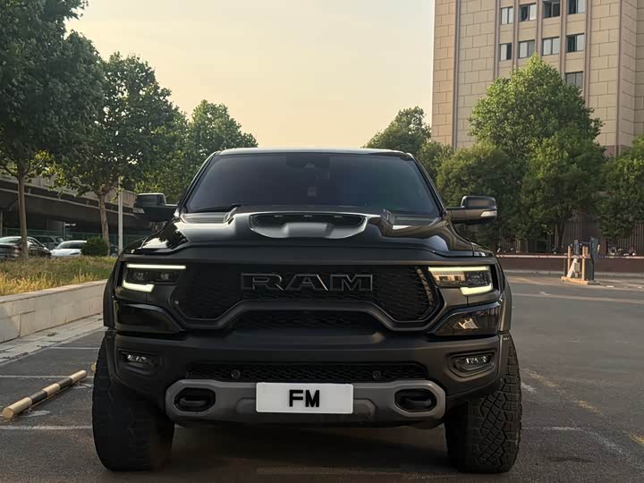 RAM Trucks 2022 6.2 T TRX — фото 5