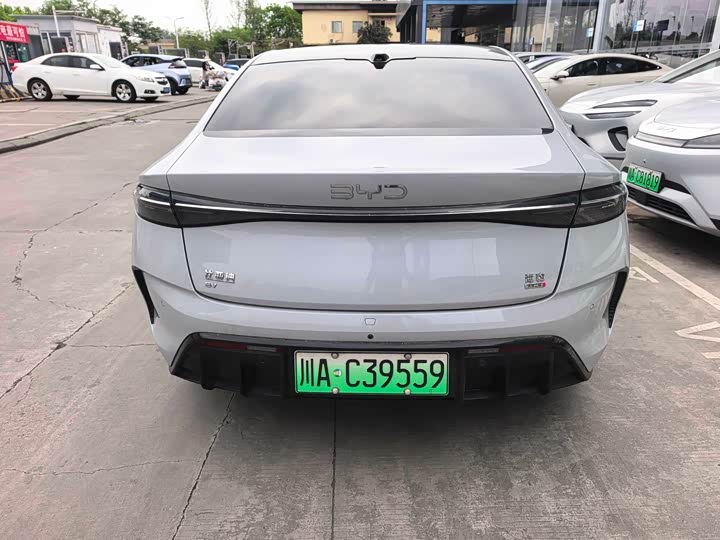 BYD Seal — фото 9