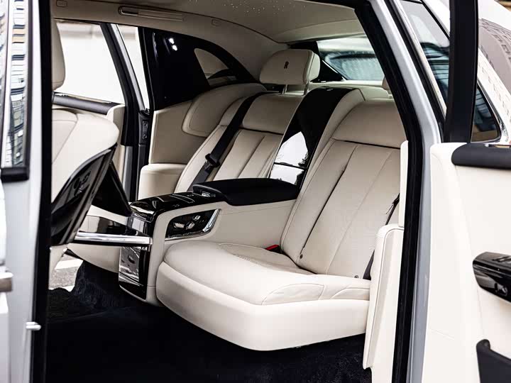 Rolls-Royce Phantom — фото 19