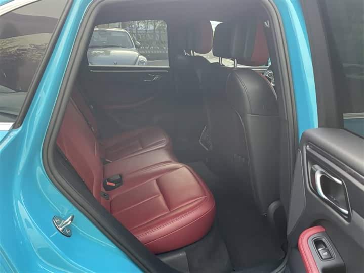 Porsche Macan 2022 Macan 2.0 T — фото 9