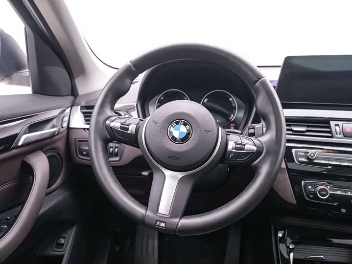 BMW X1 2020 s Drive 20 Li — фото 16