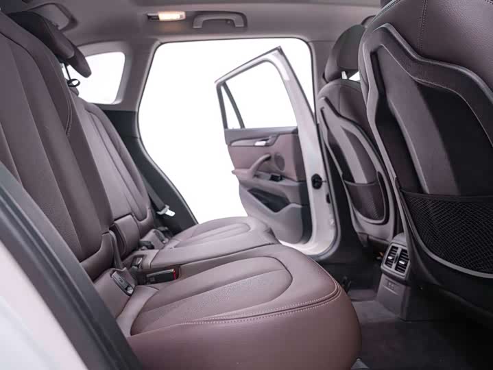 BMW X1 2020 s Drive 20 Li — фото 24