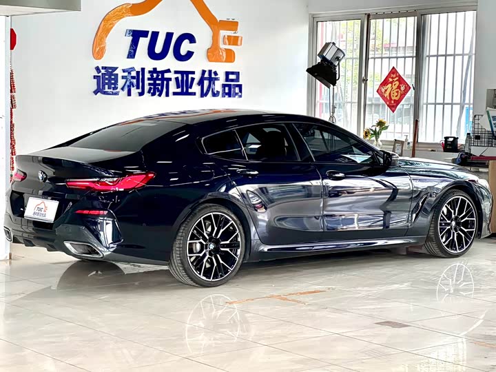 BMW 8-Series 2022 840i x Drive M — фото 6