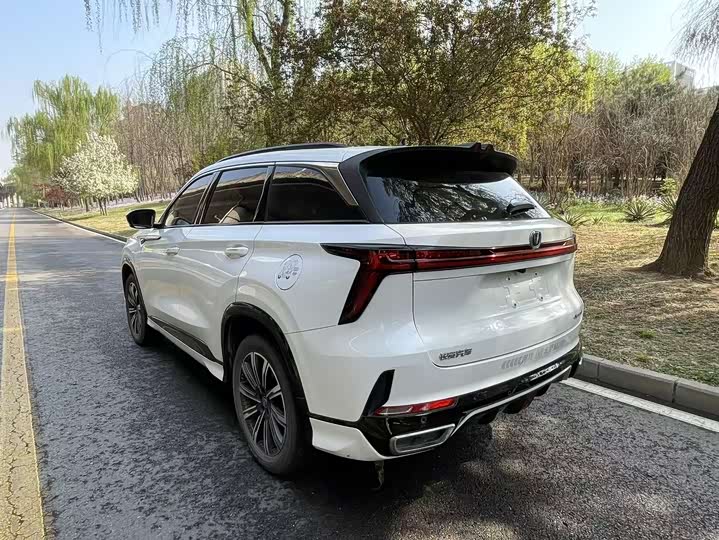 Changan CS75 PLUS 2023 2.0 T ATPremium — фото 4